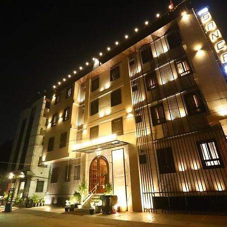 Sanca International Hotel In Patel Nagar Delhi Нью-Дели Экстерьер фото