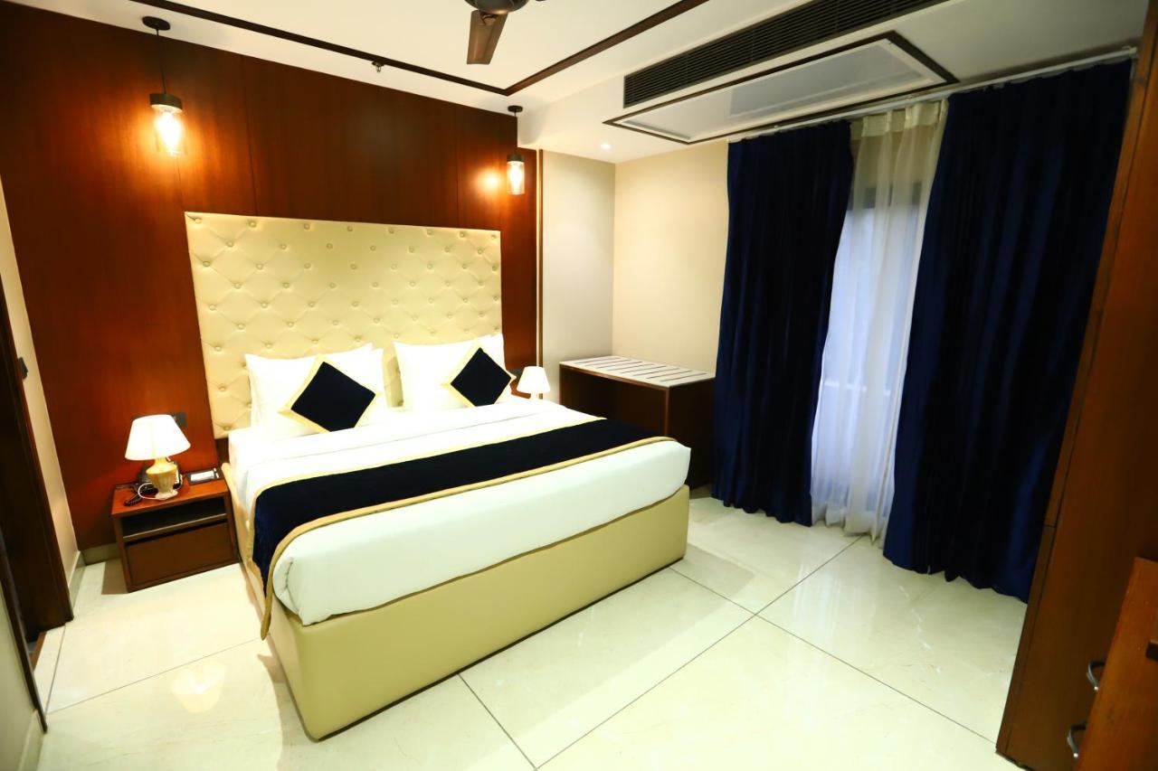Sanca International Hotel In Patel Nagar Delhi Нью-Дели Экстерьер фото