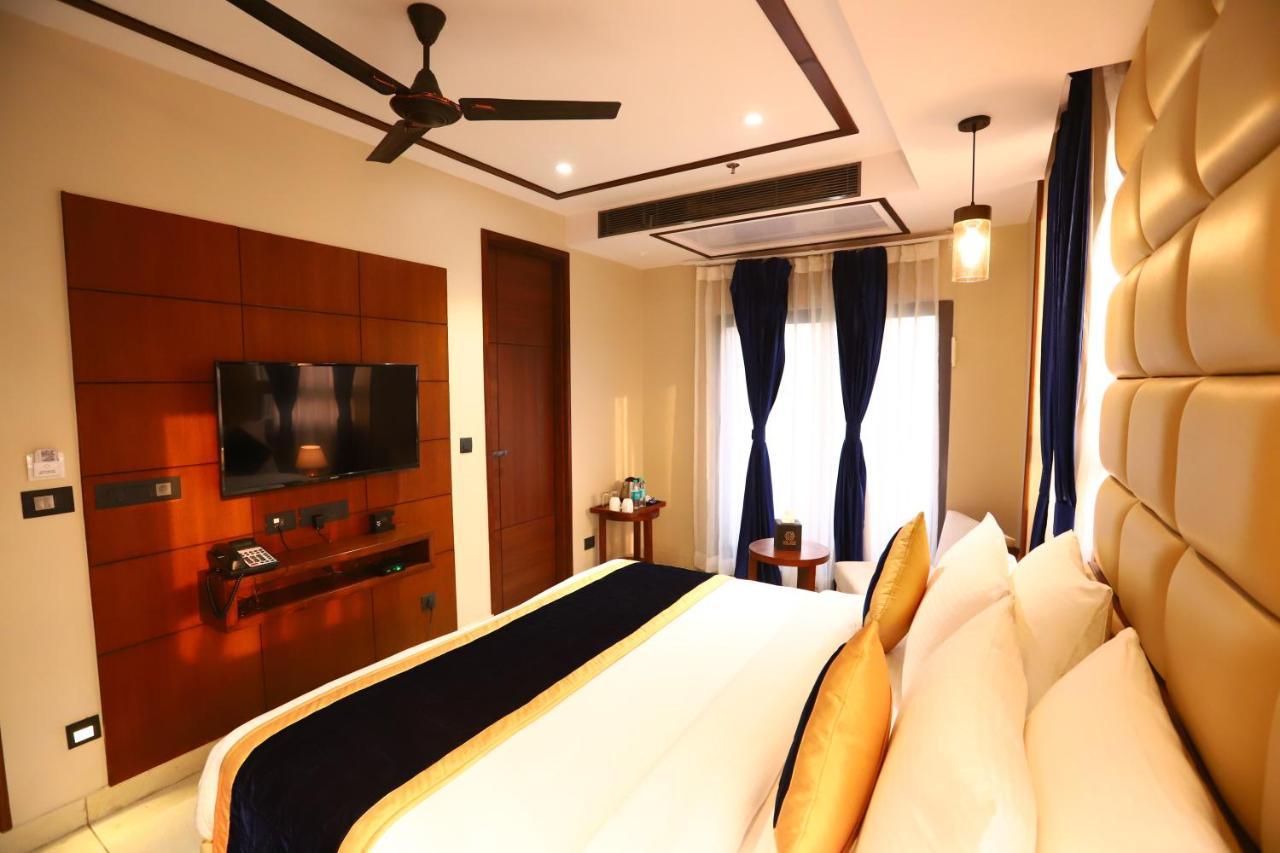 Sanca International Hotel In Patel Nagar Delhi Нью-Дели Экстерьер фото