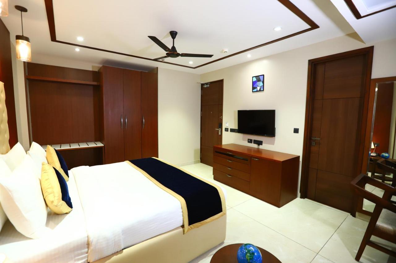 Sanca International Hotel In Patel Nagar Delhi Нью-Дели Экстерьер фото