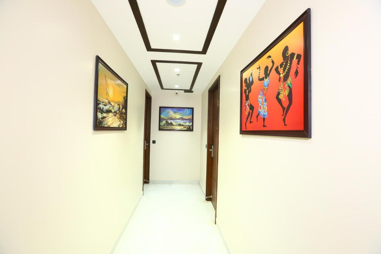 Sanca International Hotel In Patel Nagar Delhi Нью-Дели Экстерьер фото